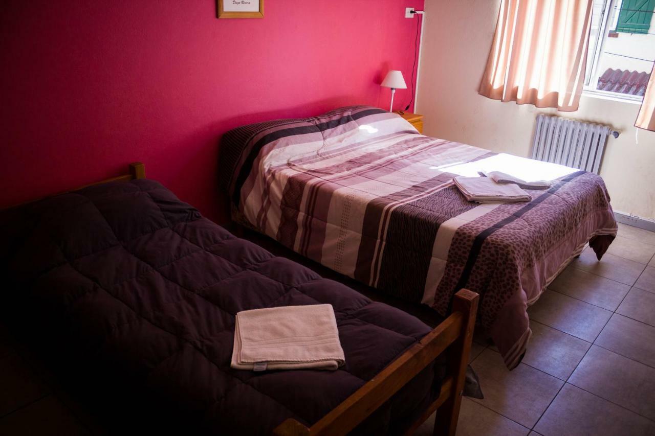 Hostel De La Plaza Amalia Bariloche Buitenkant foto