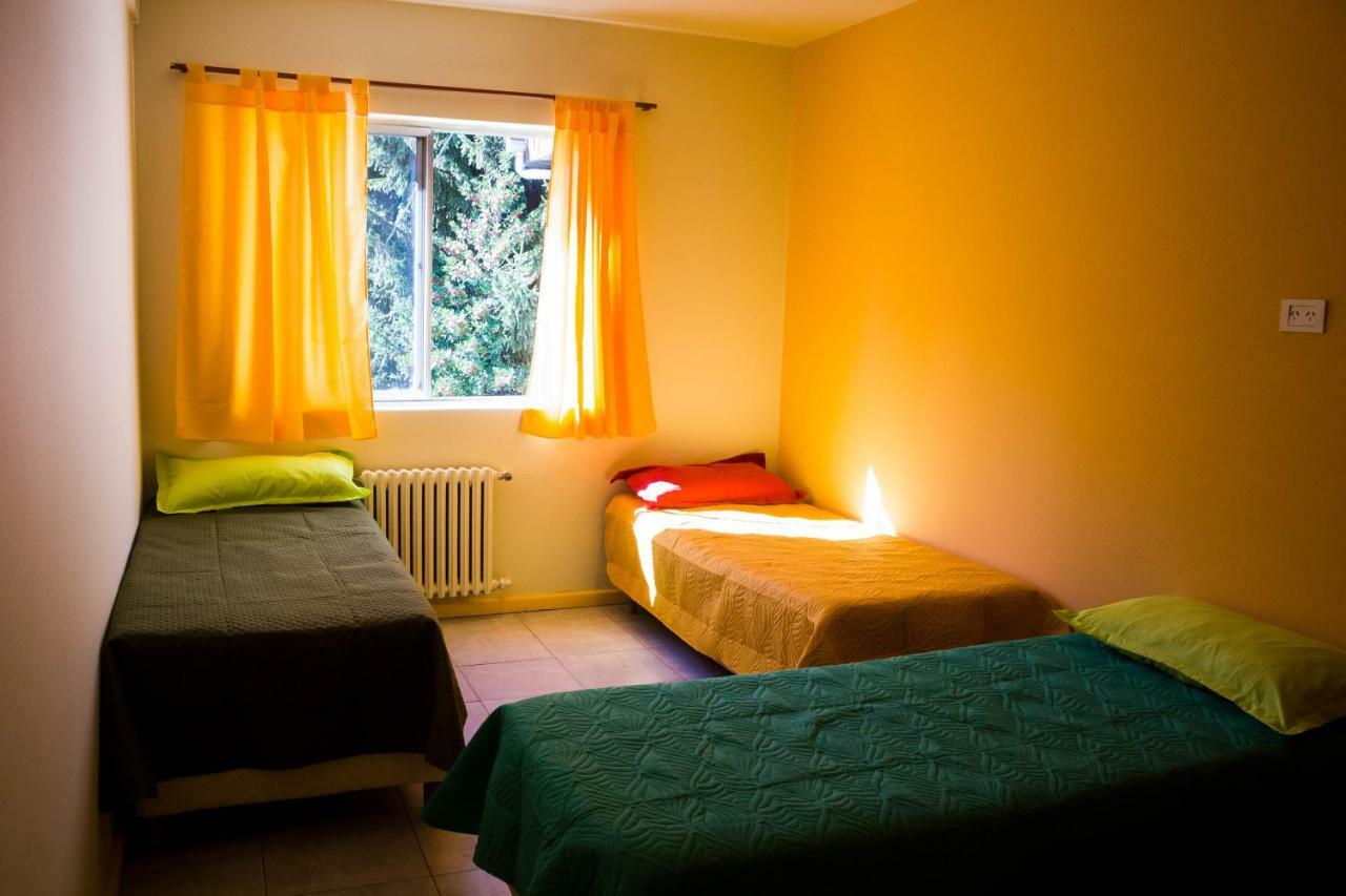 Hostel De La Plaza Amalia Bariloche Buitenkant foto