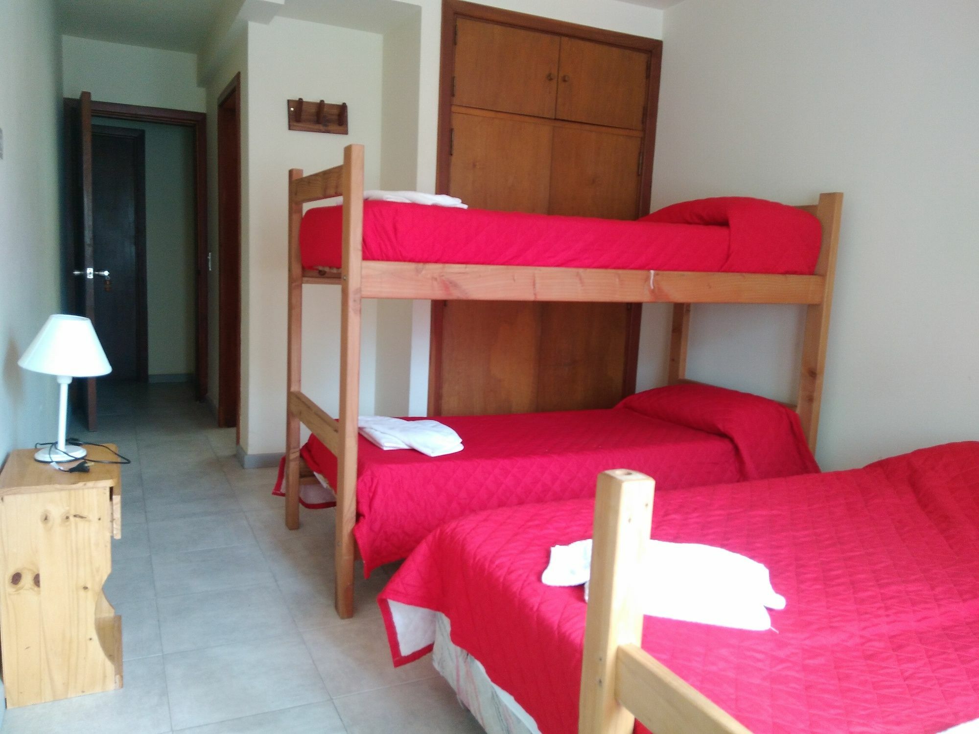 Hostel De La Plaza Amalia Bariloche Buitenkant foto
